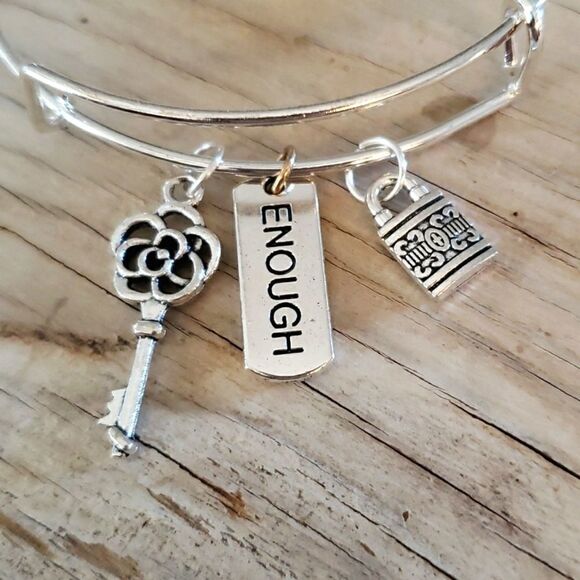 Bracelets by Sandra silver tone adjustable, enough - Picture 2 of 2